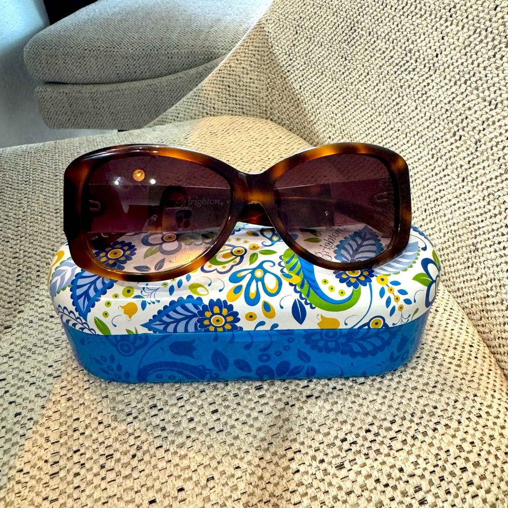 Brighton Break Away Sunglasses with charms